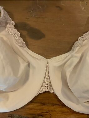 Wacoal Light Beige Lace-Trim Underwire Bra